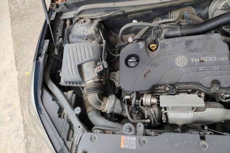 Used Buick Envision 2017 20T Two-Wheel Drive Elite Version Engine Bay Right