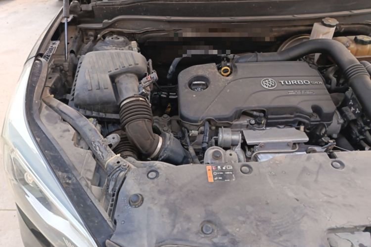 Used Buick Envision 2017 20T Two-Wheel Drive Elite Version Engine Bay Right