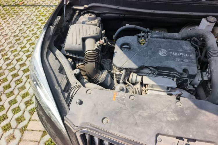 Used Buick Envision 2017 20T Two-Wheel Drive Luxury Model Engine Bay Right