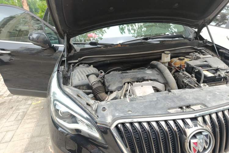 Used Buick Envision 2017 28T Four-Wheel Drive Elite Model Engine Bay Right