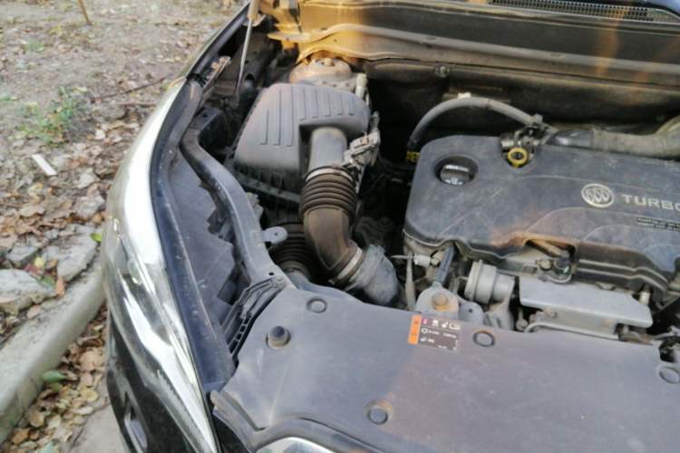Used Buick Envision 2017 20T Two-Wheel Drive Luxury Model Engine Bay Right