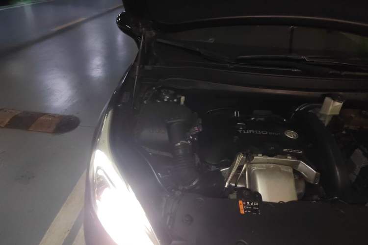 Used Buick Envision 2017 28T Four-Wheel Drive Luxury Model Engine Bay Right