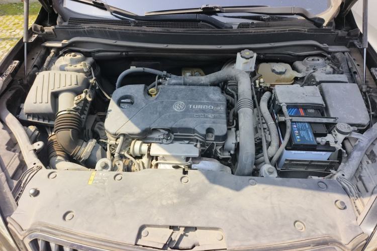 Used Buick Envision 2017 20T Two-Wheel Drive Luxury Model Engine Bay