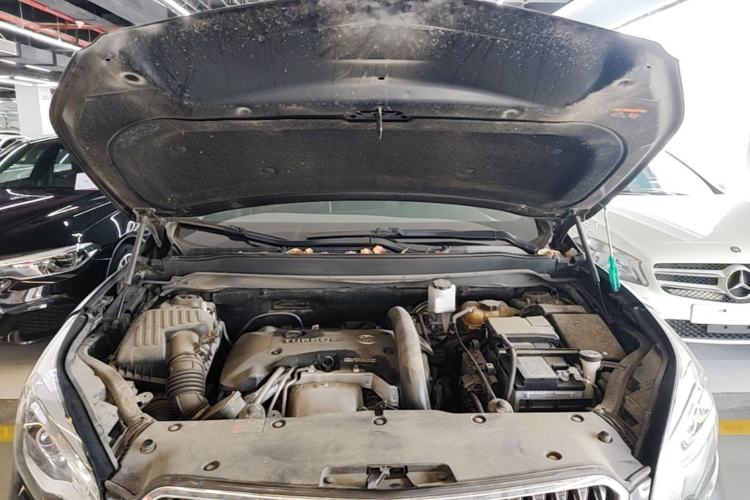 Used Buick Envision 2017 28T Four-Wheel Drive Elite Model Engine Bay