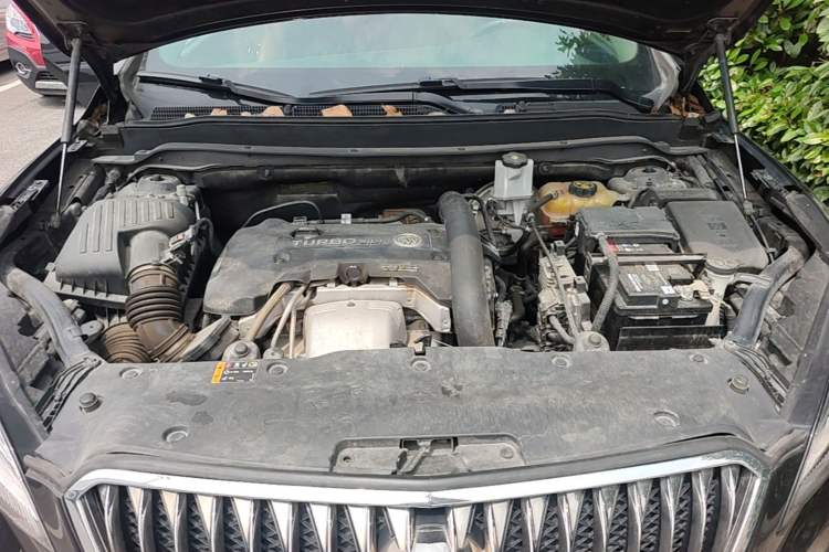 Used Buick Envision 2017 28T Four-Wheel Drive Elite Model Engine Bay