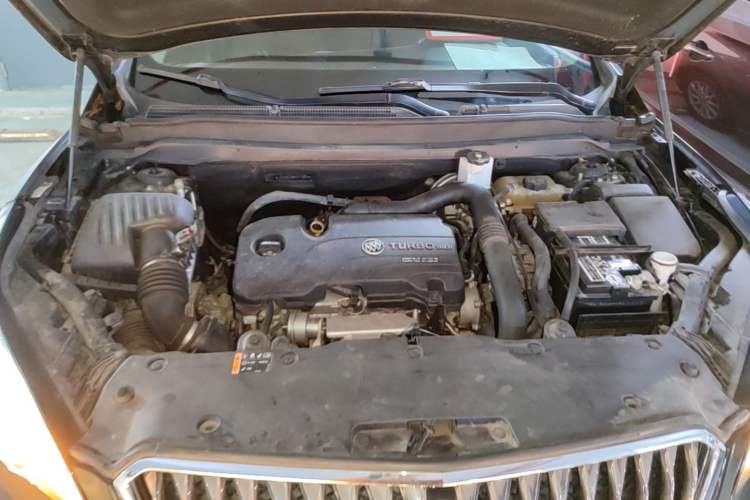 Used Buick Envision 2017 20T Two-Wheel Drive Elite Version Engine Bay