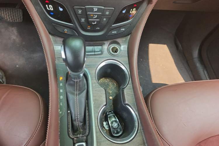 Used Buick Envision 2017 28T Four-Wheel Drive Elite Model Gear Lever