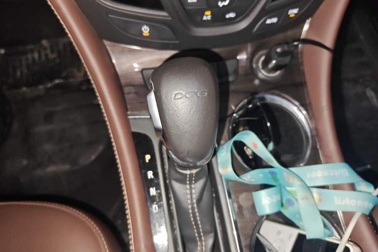 Used Buick Envision 2017 20T Two-Wheel Drive Elite Version Gear Lever