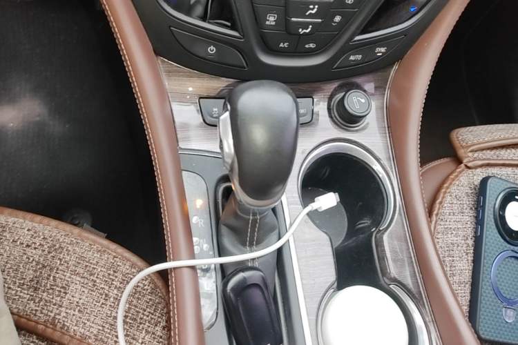 Used Buick Envision 2017 28T Four-Wheel Drive Elite Model Gear Lever