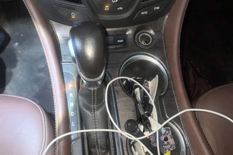 Used Buick Envision 2017 28T Four-Wheel Drive Elite Model Gear Lever