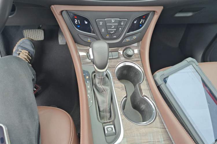 Used Buick Envision 2017 20T Two-Wheel Drive Elite Version Gear Lever
