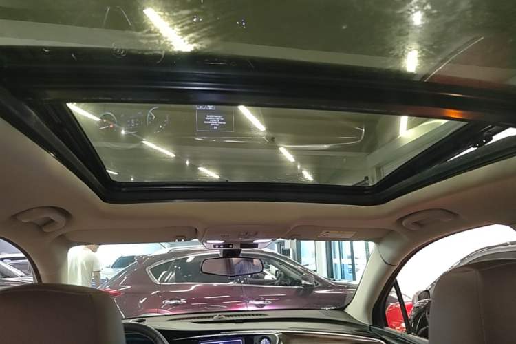 Used Buick Envision 2017 28T Four-Wheel Drive Elite Model Headliner