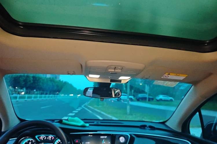 Used Buick Envision 2017 20T Two-Wheel Drive Leading Version Headliner