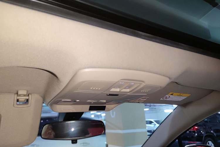 Used Buick Envision 2017 20T Two-Wheel Drive Elite Version Headliner