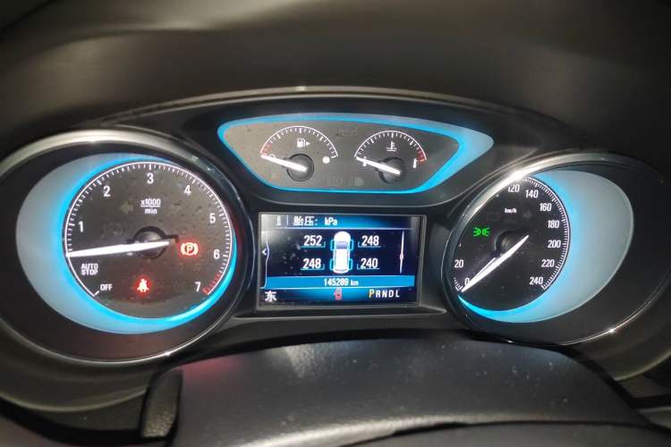 Used Buick Envision 2017 28T Four-Wheel Drive Luxury Model Instrument Cluster
