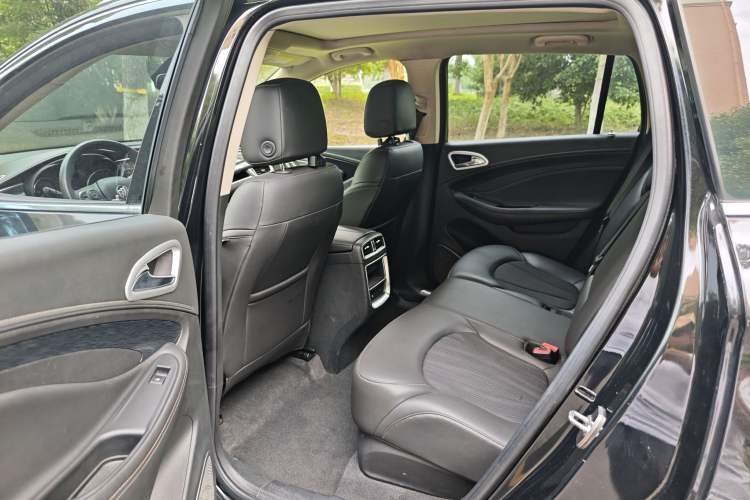 Used Buick Envision 2017 20T Two-Wheel Drive Leading Version Interior 2