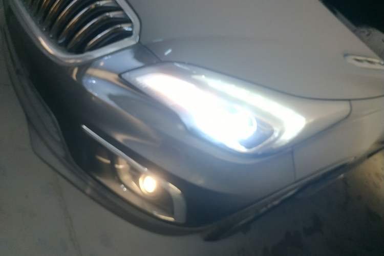 Used Buick Envision 2017 28T Four-Wheel Drive Elite Model Left Front Headlight