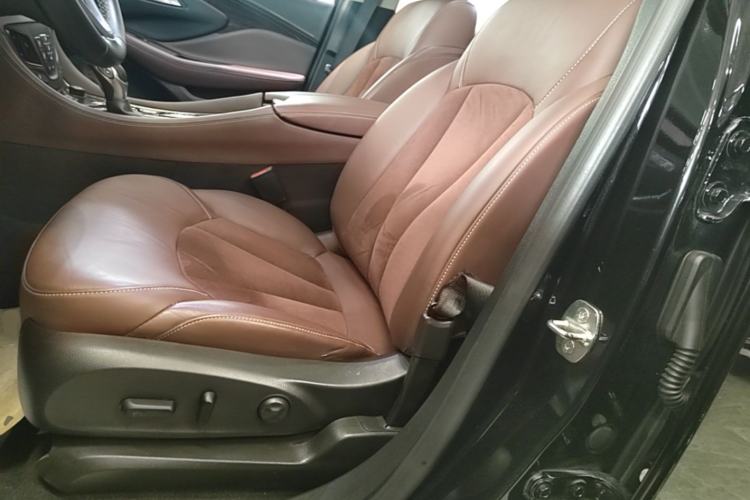 Used Buick Envision 2017 28T Four-Wheel Drive Elite Model Left Front Seat