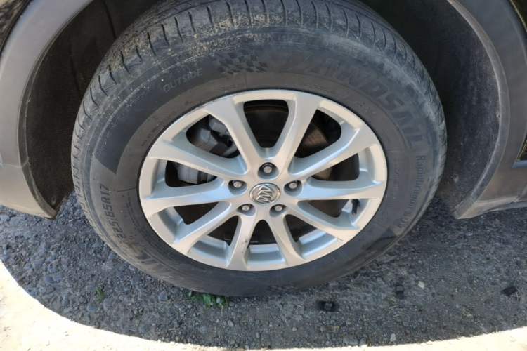 Used Buick Envision 2017 20T Two-Wheel Drive Luxury Model Left Front Wheel Hub