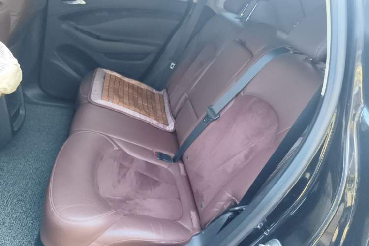 Used Buick Envision 2017 28T Four-Wheel Drive Elite Model Left Rear Seat