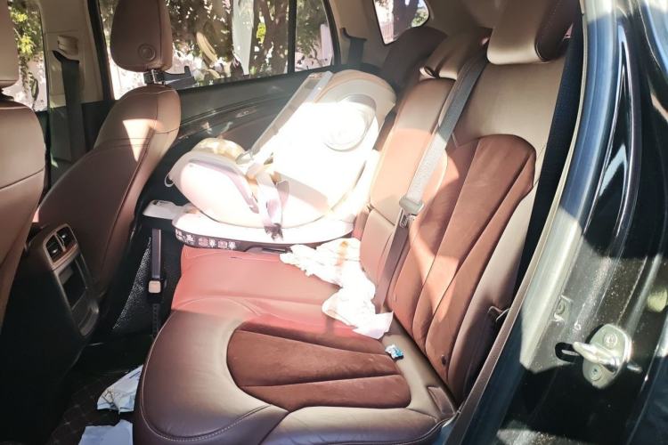 Used Buick Envision 2017 28T Four-Wheel Drive Elite Model Left Rear Seat