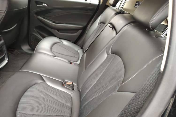 Used Buick Envision 2017 20T Two-Wheel Drive Leading Version Left Rear Seat