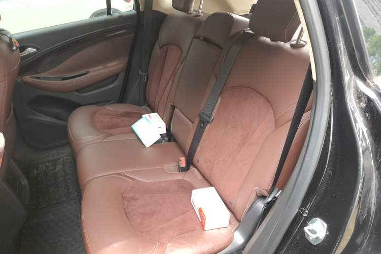 Used Buick Envision 2017 28T Four-Wheel Drive Elite Model Left Rear Seat