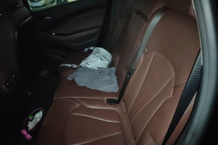 Used Buick Envision 2017 28T Four-Wheel Drive Luxury Model Left Rear Seat