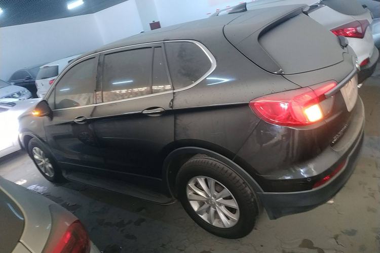 Used Buick Envision 2017 28T Four-Wheel Drive Elite Model Left Side