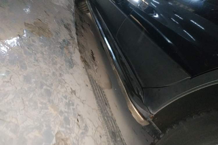Used Buick Envision 2017 28T Four-Wheel Drive Elite Model Left Side Sill