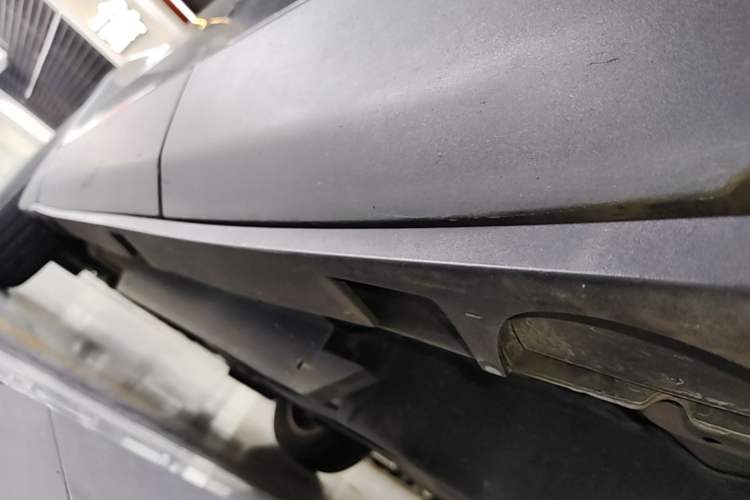 Used Buick Envision 2017 28T Four-Wheel Drive Elite Model Left Side Sill