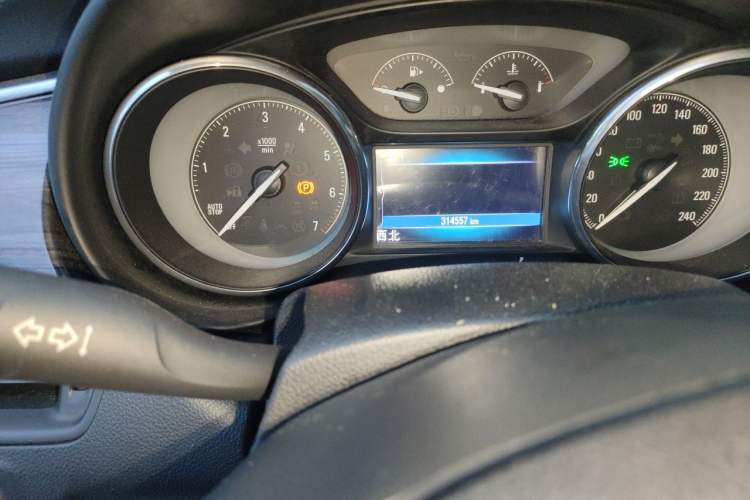 Used Buick Envision 2017 28T Four-Wheel Drive Luxury Model Odometer Close Up
