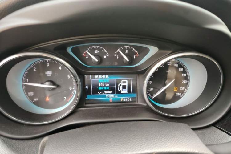 Used Buick Envision 2017 20T Two-Wheel Drive Leading Version Odometer Close Up