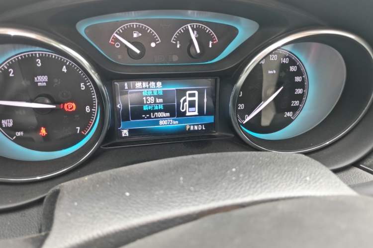 Used Buick Envision 2017 20T Two-Wheel Drive Luxury Model Odometer Close Up