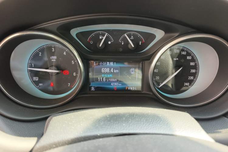 Used Buick Envision 2017 20T Two-Wheel Drive Luxury Model Odometer Close Up