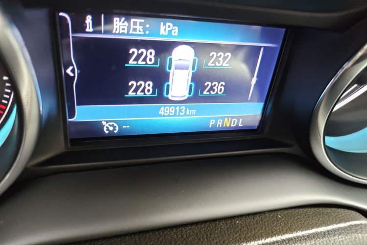 Used Buick Envision 2017 20T Two-Wheel Drive Elite Version Odometer Close Up