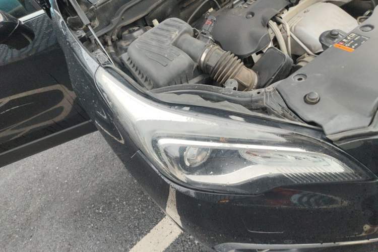 Used Buick Envision 2017 28T Four-Wheel Drive Luxury Model Right Front Headlight