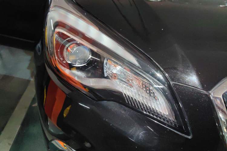 Used Buick Envision 2017 20T Two-Wheel Drive Elite Version Right Front Headlight