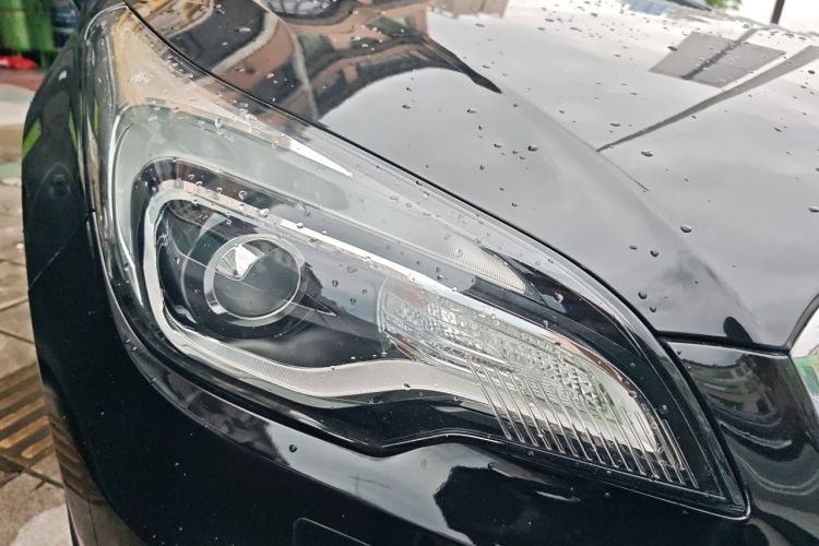 Used Buick Envision 2017 28T Four-Wheel Drive Luxury Model Right Front Headlight
