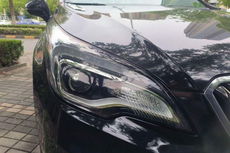 Used Buick Envision 2017 20T Two-Wheel Drive Elite Version Right Front Headlight