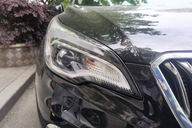 Used Buick Envision 2017 28T Four-Wheel Drive Elite Model Right Front Headlight