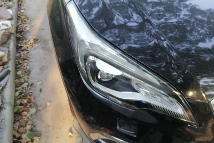 Used Buick Envision 2017 20T Two-Wheel Drive Luxury Model Right Front Headlight