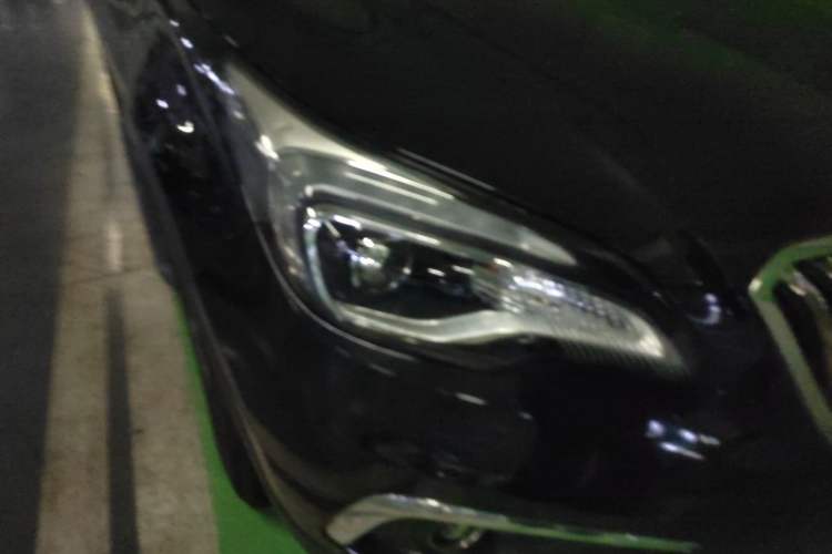 Used Buick Envision 2017 28T Four-Wheel Drive Luxury Model Right Front Headlight