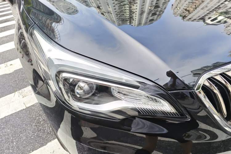 Used Buick Envision 2017 20T Two-Wheel Drive Elite Version Right Front Headlight