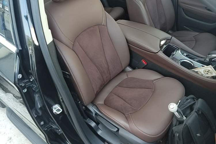 Used Buick Envision 2017 28T Four-Wheel Drive Elite Model Right Front Seat