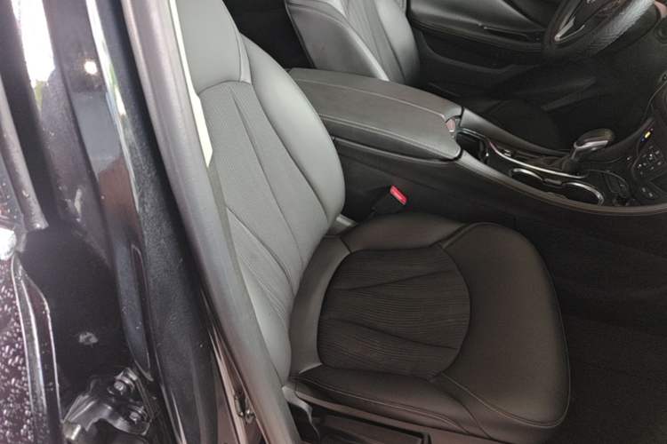 Used Buick Envision 2017 20T Two-Wheel Drive Leading Version Right Front Seat