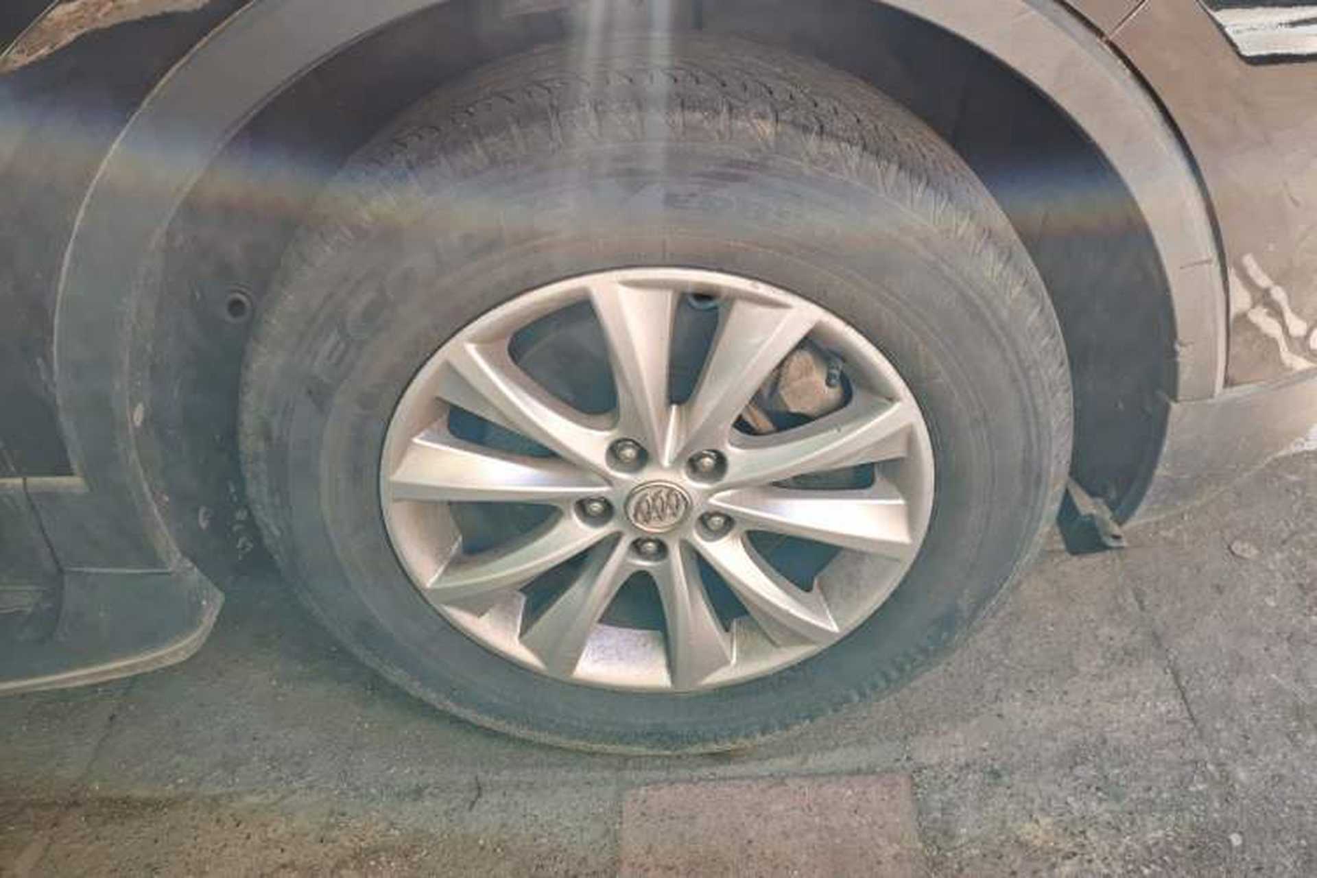 Used Buick Envision 2017 28T Four-Wheel Drive Elite Model Right Front Wheel Hub