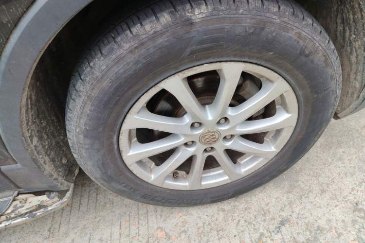 Used Buick Envision 2017 20T Two-Wheel Drive Elite Version Right Front Wheel Hub