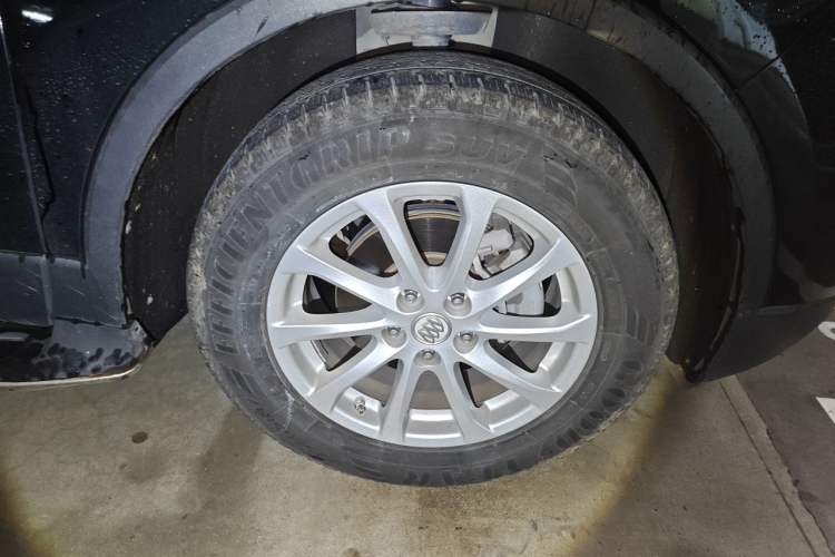 Used Buick Envision 2017 20T Two-Wheel Drive Elite Version Right Front Wheel Hub