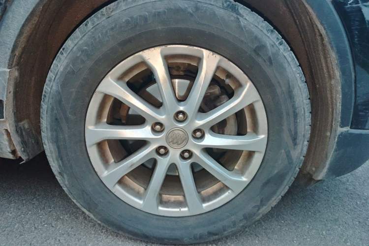 Used Buick Envision 2017 20T Two-Wheel Drive Leading Version Right Front Wheel Hub